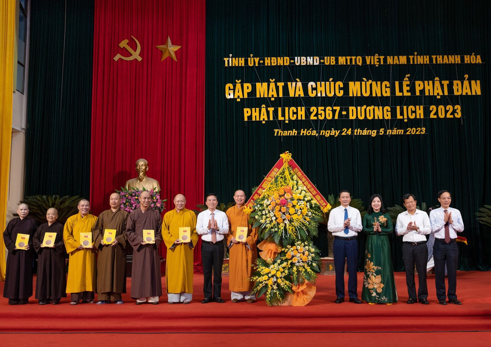 Lãnh đạo tỉnh gặp mặt và chúc mừng Ban trị sự Phật giáo nhân Đại lễ Phật đản PL 2567 – DL 2023