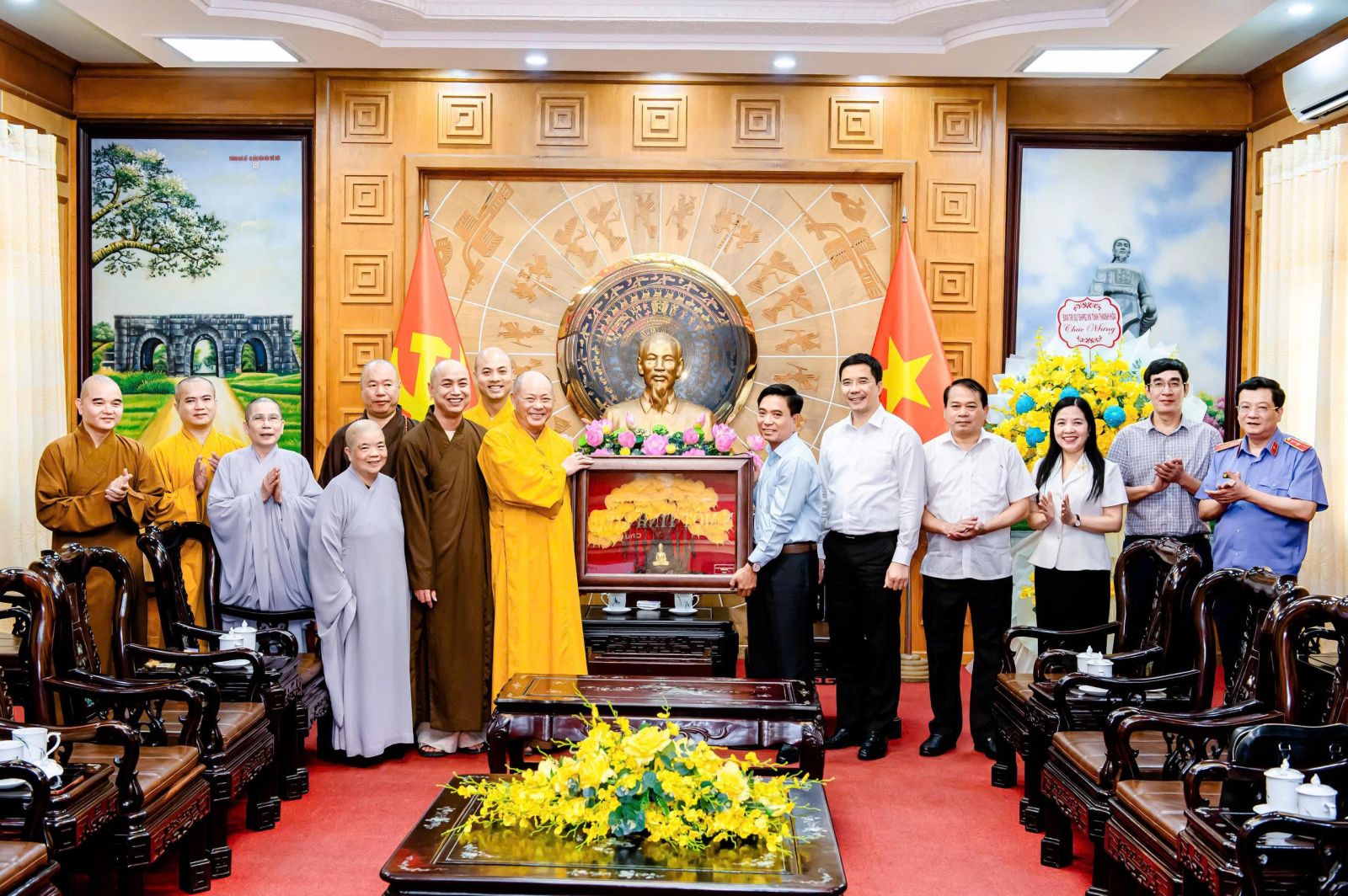 Ban Trị sự GHPGVN tỉnh chúc mừng thành công Đại hội Đảng bộ tỉnh lần thứ XX