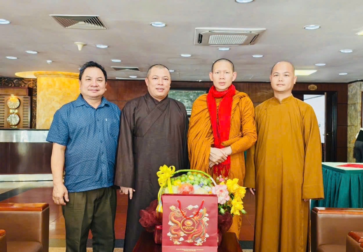 Thanh Hóa: Thượng tọa Trưởng ban Trị sự vấn an sức khỏe Trưởng ban Liên minh Phật giáo Lào tỉnh Hủa Phăn