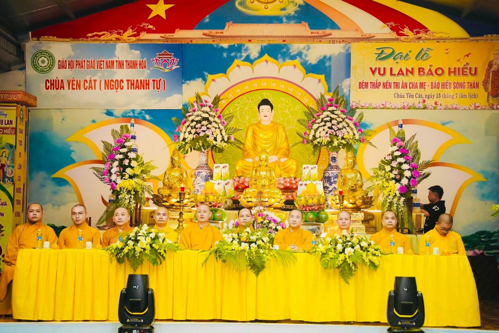 LẮNG ĐỌNG ĐẠI LỄ VU LAN BÁO HIẾU TẠI CHÙA YÊN CÁT