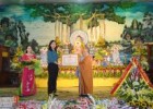 Ni sư Thích Đàm Hòa nhận quyết định khen thưởng của Thủ tướng chính phủ