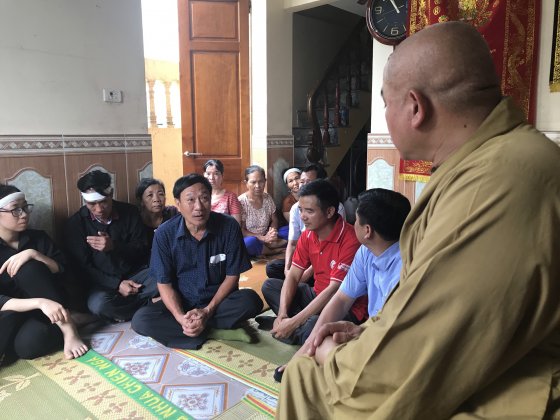 Ban Từ thiện Xã hội Phật giáo tỉnh hỗ  trợ các gia đình nạn nhân bì bị tàu