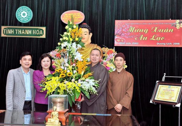 Chủ tịch UBND Thành phố chúc Tết Phật giáo Thanh Hóa