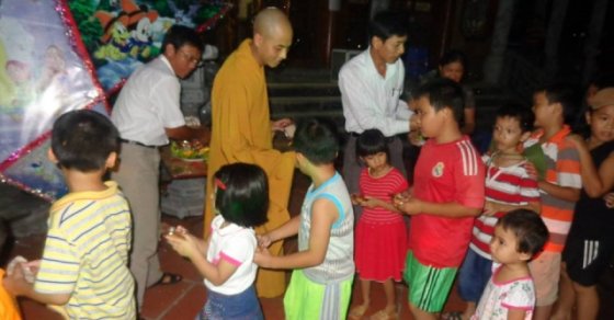 Chùa Vĩnh Thái: Vui đón Trung Thu 2013 11