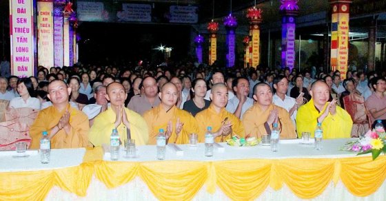 Sầm Sơn: Ban Trị sự GHPGVN Thị xã Sầm Sơn tổ chức Đại Lễ Phật Đản PL.2560 - DL.2016 17