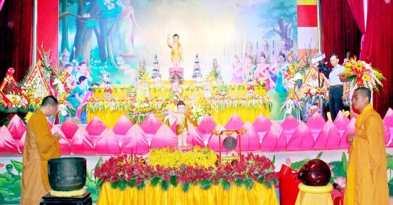 Sầm Sơn: Ban Trị sự GHPGVN Thị xã Sầm Sơn tổ chức Đại Lễ Phật Đản PL.2560 - DL.2016 27