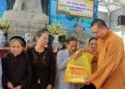 Thanh Hóa: Chùa Thanh Hà tặng quà cho các gia đình thương binh liệt sỹ thuộc diện là Phật tử chùa Thanh Hà.
