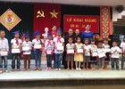 Thanh Hóa: Chùa Tường Vân tặng quà cho học sinh nghèo vượt khó đầu năm học mới