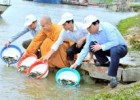 Tp. Thanh Hoá:  Thả giống thủy sản ra các vùng nước tự nhiên