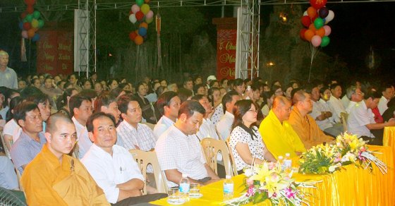 Thanh Hóa: Ban trị sự GHPGVN Thị Xã Bỉm Sơn tổ chức đại lễ Phật đản PL.2560 10
