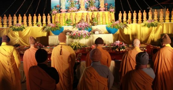 Thanh Hóa: Đêm hoa đăng vía Phật Di Đà tại chùa Đại Bi 24
