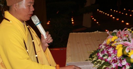 Thanh Hóa: Đêm hoa đăng vía Phật Di Đà tại chùa Đại Bi 32