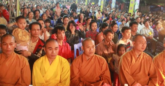 Thanh Hoá: Đêm văn nghệ và Lễ hội hoa đăng chùa Vĩnh Thái 19