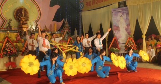 Thanh Hoá: Đêm văn nghệ và Lễ hội hoa đăng chùa Vĩnh Thái 28