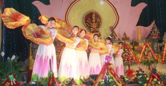 Thanh Hoá: Đêm văn nghệ và Lễ hội hoa đăng chùa Vĩnh Thái 32