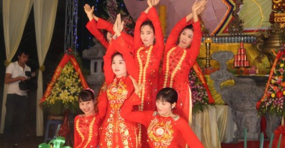 Thanh Hoá: Đêm văn nghệ và Lễ hội hoa đăng chùa Vĩnh Thái 33