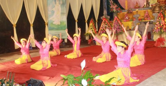 Thanh Hoá: Đêm văn nghệ và Lễ hội hoa đăng chùa Vĩnh Thái 34