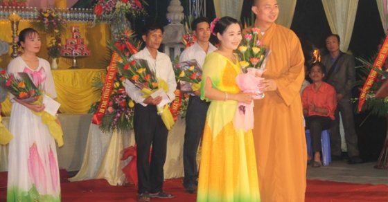 Thanh Hoá: Đêm văn nghệ và Lễ hội hoa đăng chùa Vĩnh Thái 40