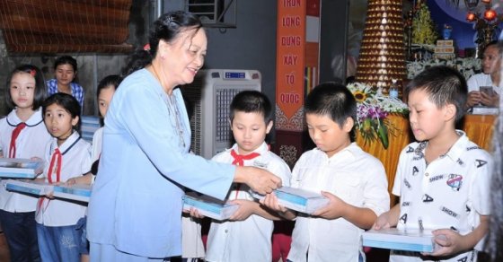 Thanh Hóa: Phật giáo tỉnh, chùa Thanh Hà tặng quà học sinh giỏi 35