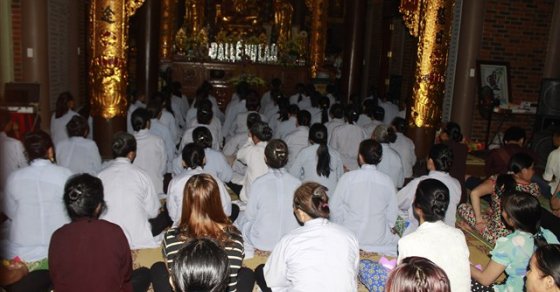 Thanh Hóa: Thắp nến tri ân cha mẹ tại chùa Hồi Long 7