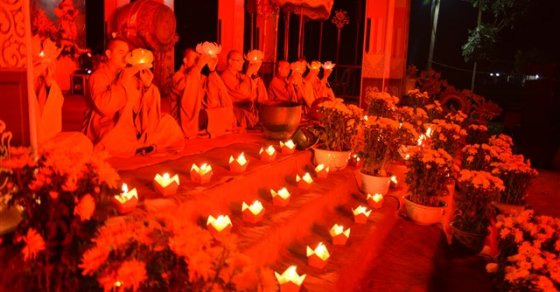 Thanh Hóa: Văn nghệ đêm hoa đăng vía Bồ Tát Quan Âm tại chùa Vĩnh Thái 17
