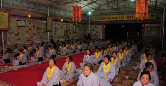 Tp. Thanh Hóa: Hoa đăng mừng khánh đản Phật A Di Đà tại chùa Tu Ba 11