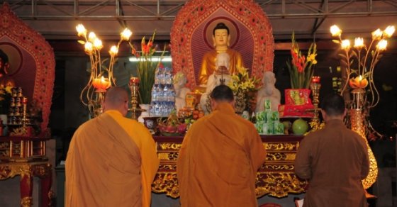 Tp. Thanh Hóa: Hoa đăng mừng khánh đản Phật A Di Đà tại chùa Tu Ba 19