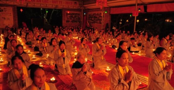 Tp. Thanh Hóa: Hoa đăng mừng khánh đản Phật A Di Đà tại chùa Tu Ba 35